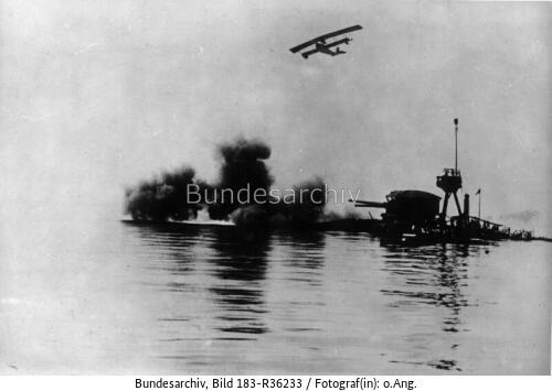 Italienfront, Abwehr, Geschütz auf Ponton