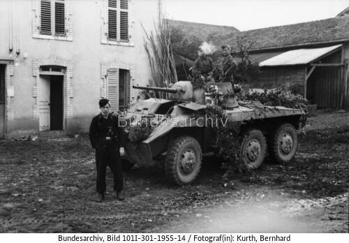 Nordfrankreich, US-Spähpanzer M8
