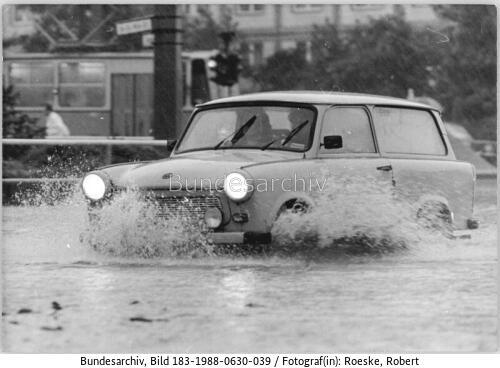 Berlin, Hochwasser, Auto