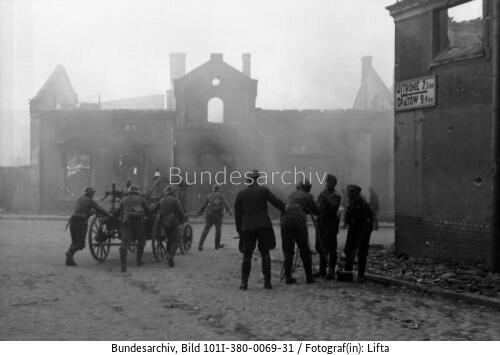Polen, brennendes Haus, Filmberichter