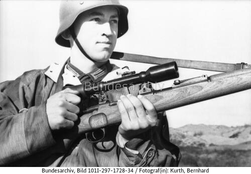 Im Westen, Scharfschütze mit Gewehr