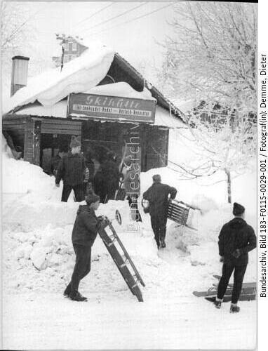 Oberhof, Ski- und Rodel-Leihstation