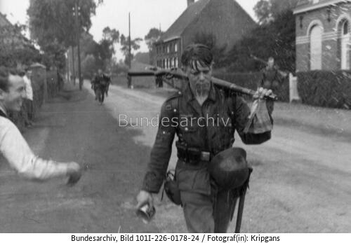 Frankreich, Soldaten bei Übungsmarsch