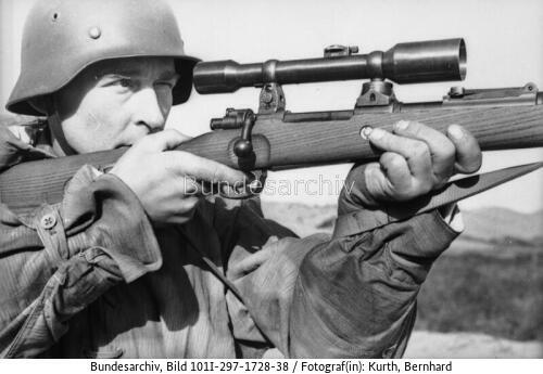 Im Westen, Scharfschütze mit Gewehr