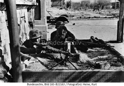 Russland, Kampf um Stalingrad, Soldaten mit MG 34
