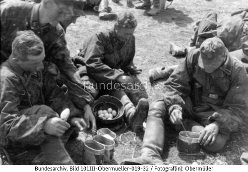 Russland, Rückzug, Angehörige der Waffen-SS