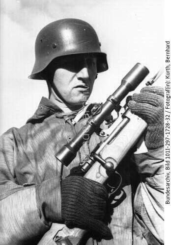 Im Westen, Scharfschütze mit Gewehr