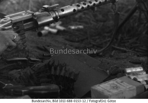 Russland, MG 34 und Signalpatronen