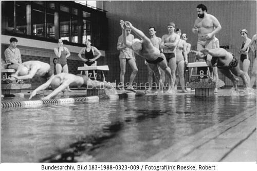 Berlin, Rettungsschwimmer-Ausbildung