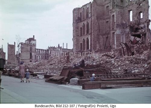 Dresden, Nähe Prager / Sidonienstraße, Ruinen