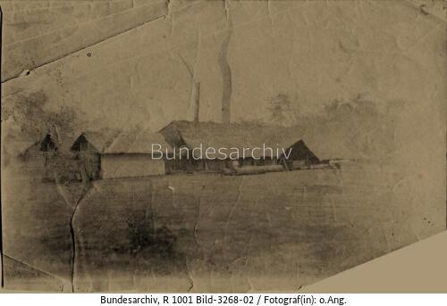 Kamerun, Jaunde-Station, grasgedeckte Holzhütten