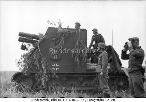 Russland, getarnter Panzer I B mit I.G. 33