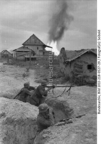 Russland, Soldaten in Laufgraben