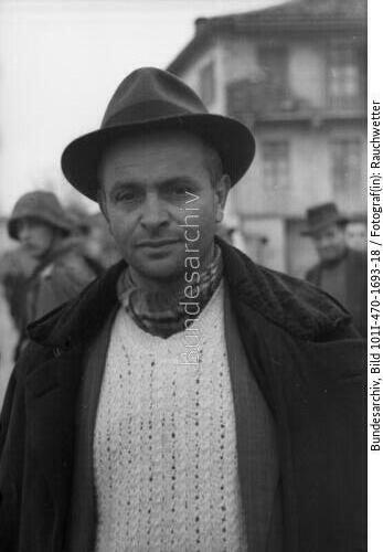Italien, Montelupo Albese, Razzia