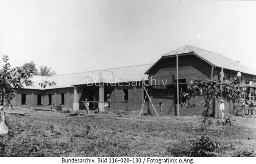 Kamerun, Bauarbeiten