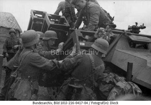 Russland, schwerer Wurfrahmen an Schützenpanzer