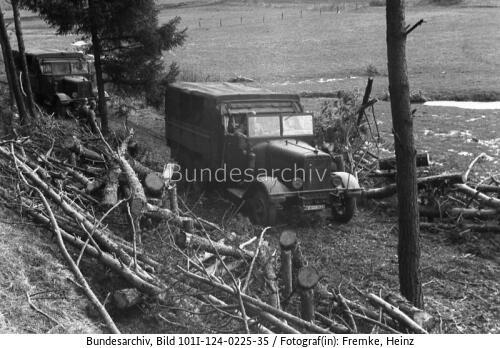 Belgien/Frankreich, Straßensperre, LKW