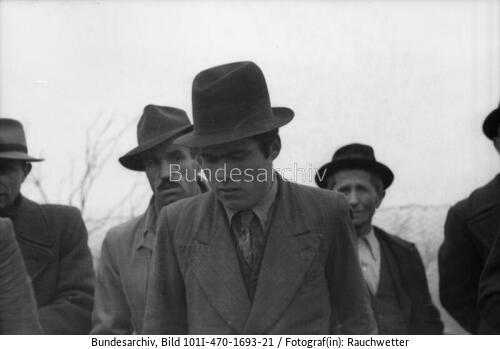 Italien, Montelupo Albese, Razzia