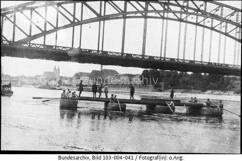 Pioniere, Ponton-Brücke