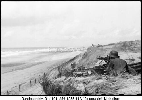 Frankreich, Atlantikwall, MG-Stellung