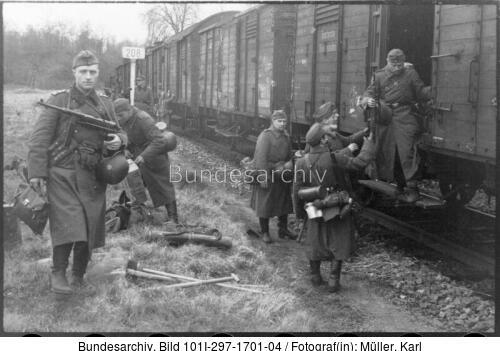Belgien (?), Truppentransport per Eisenbahn