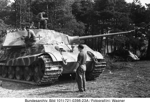 Frankreich, Panzer VI (<span class="match">Tiger II</span>, Königstiger)