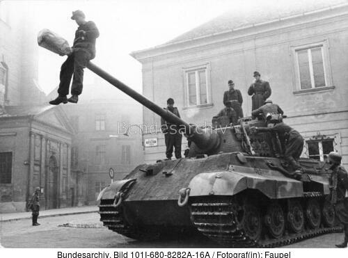 Budapest, Panzer VI (Tiger II, Königstiger)
