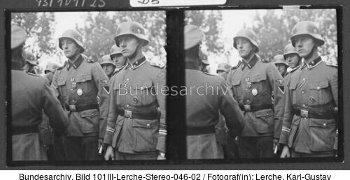Metz, Sepp Dietrich bei Ordensverleihung