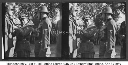 Metz, Sepp Dietrich bei Ordensverleihung