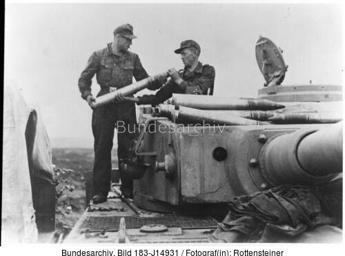 Bei Belgorod, Panzer VI (Tiger I), Aufmunitionieren