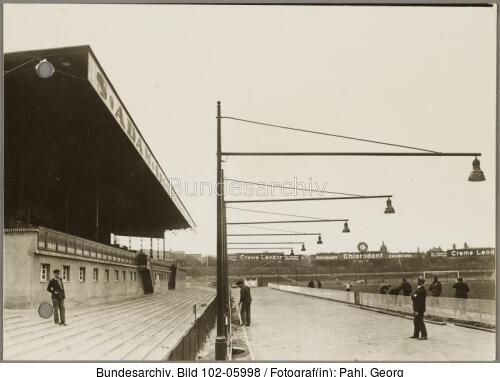 Berlin, <span class="match">Poststadion</span>, Hunderennbahn