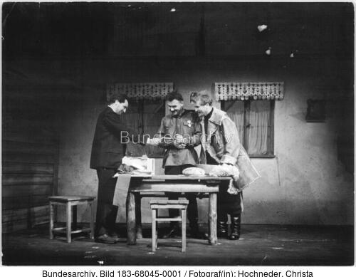 Berlin, Deutsches Theater, Szene aus "Neuland unterm Pflug"