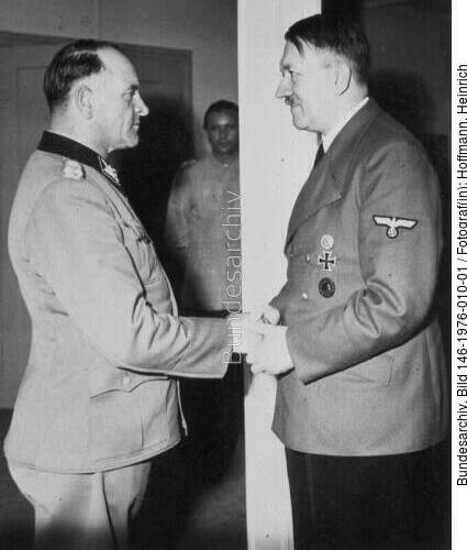 Josef Dietrich und Adolf Hitler