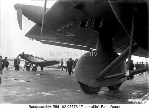 Berlin-Tempelhof, Flugzeuge Junkers G 38 und A 50