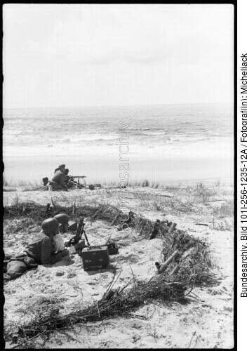 Frankreich, Soldaten mit Granatwerfer