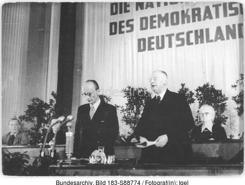 Berlin, DDR-Gründung, Wahl Pieck; Dieckmann, Ladedanz