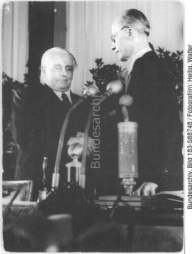 Berlin, DDR-Gründung, Wahl Pieck; Dieckmann