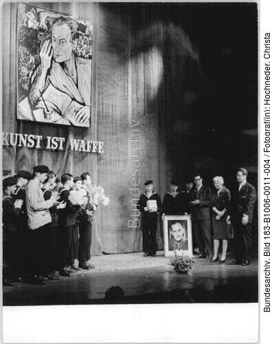 Berlin, Volksbühne, Soldatentheater bei Aufführung