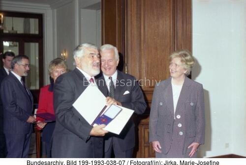 Bonn, Bundesverdienstkreuz für Mario Adorf