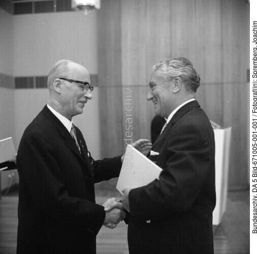 Berlin, VVO an Manfred von Brauchitsch