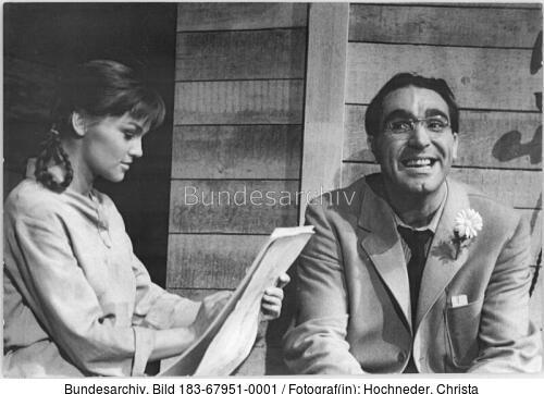 Berlin, Maxim-Gorki-Theater, Szene aus "Zeit voraus", Eva-Maria Hagen