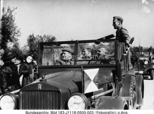 Spanien, Wolfram v. Richthofen in PKW