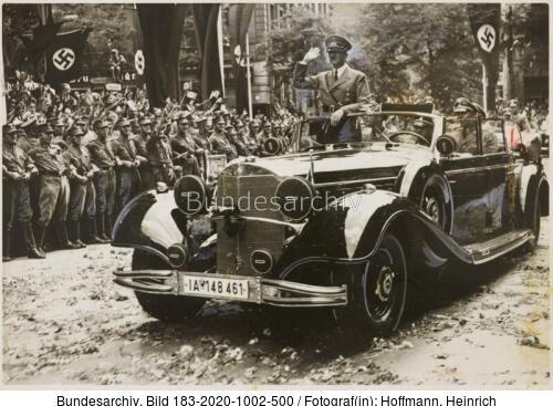 Berlin, Parade nach Westfeldzug, Hitler in PKW