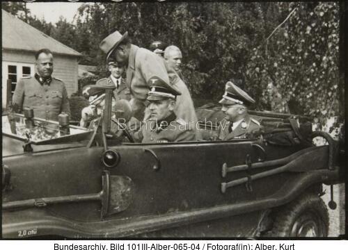 Ostpreußen, Bose mit Himmler im Schwimmwagen