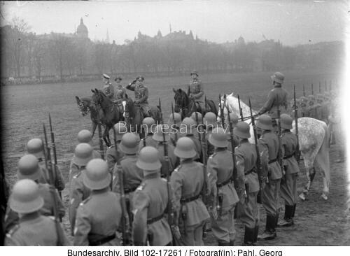 Berlin, Parade der Berliner Wachtruppe