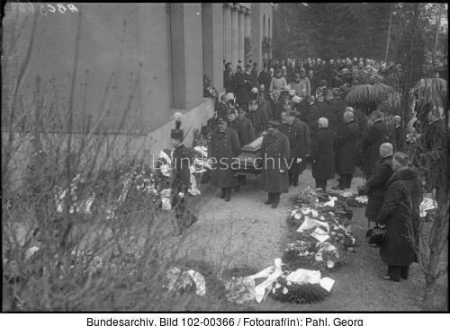 Mühlheim/Ruhr, Beerdigung Hugo Stinnes