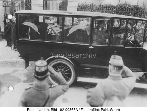 Mühlheim/Ruhr, Beerdigung Hugo Stinnes, Leichenwagen