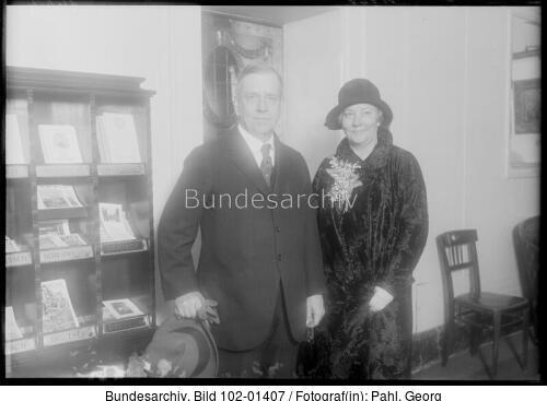 Frederic Moseley Sackett mit Ehefrau