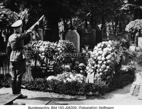Berlin, Invalidenfriedhof, Grab Reinhard Heydrich