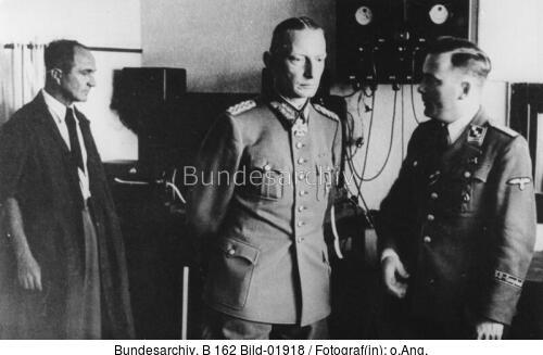 Heinz Reinefarth, SD-Hauptsturmführer